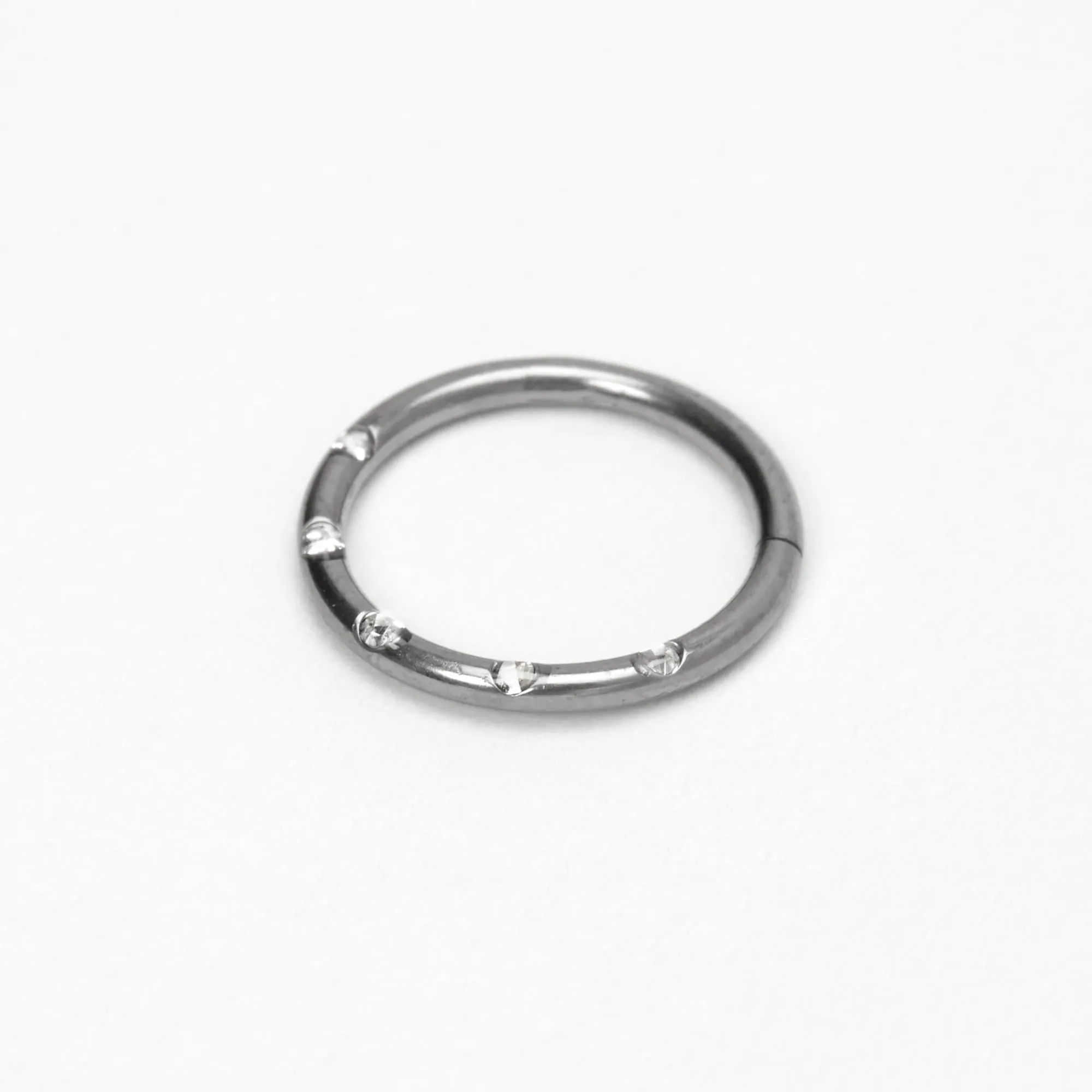 Claire's Bijoux Premium|Bijoux De Piercing-Anneau de cartilage incrusté 1,2 mm couleurs argentée et titanée