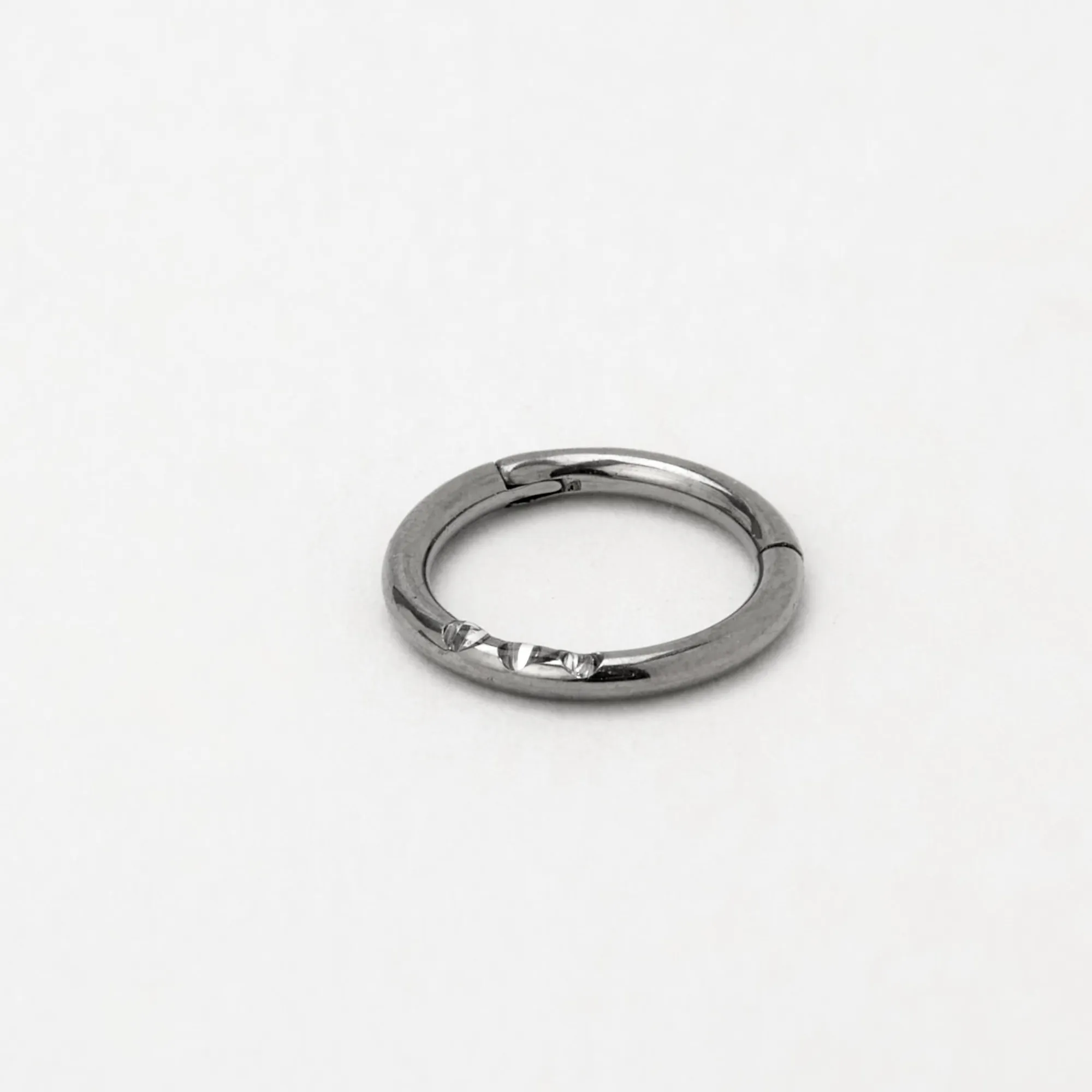 Claire's Bijoux Premium|Bijoux De Piercing-Anneau pour piercing de nez triple strass couleurs titanée et argentée