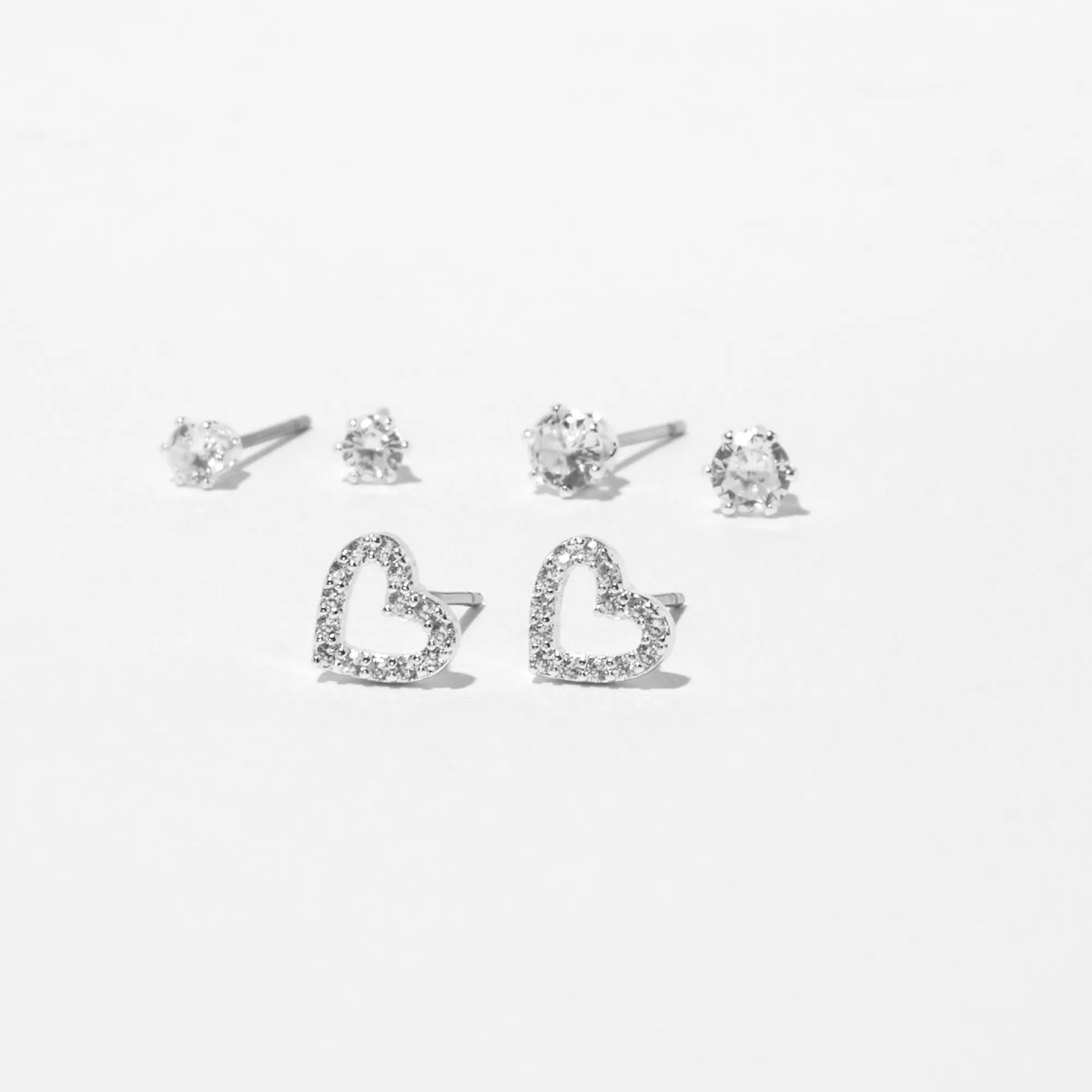 Claire's Clous D'oreilles-Clous d’oreilles cœur en zircon cubique d’imitation couleur argentée - Lot de 3