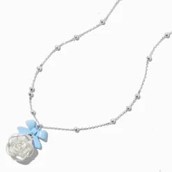 Claire's Colliers-Collier couleur argentée perle d'imitation rose et nœud bleu