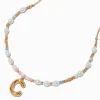 Claire's Colliers-Collier à pendentif perlé pastel à initiale bulle couleur dorée - C